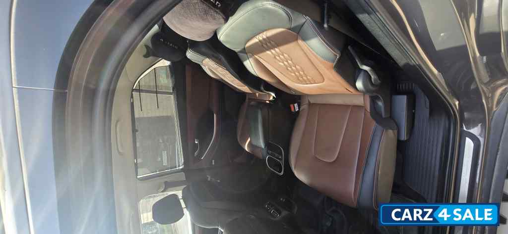 Hyundai Alcazar Signature 2.0,AT,six seater Hyundai Alcazar Signature 2.0,AT,six seater