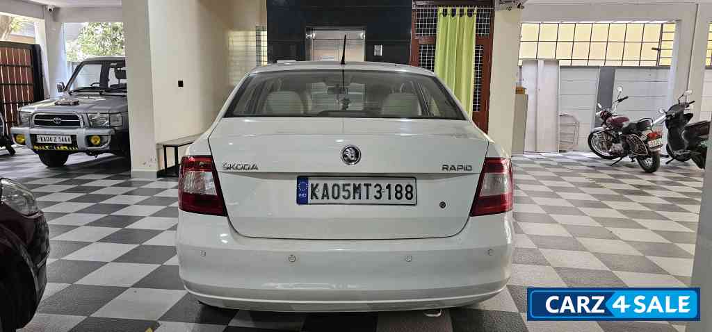 Skoda Rapid 1.5 TDI ambition with alloy wheels Skoda Rapid 1.5 TDI ambition with alloy wheels