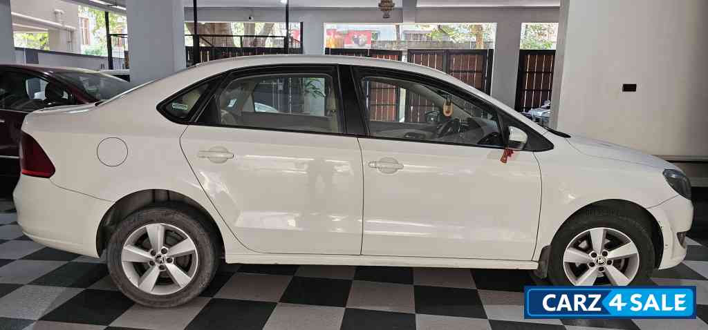 Skoda Rapid 1.5 TDI ambition with alloy wheels Skoda Rapid 1.5 TDI ambition with alloy wheels