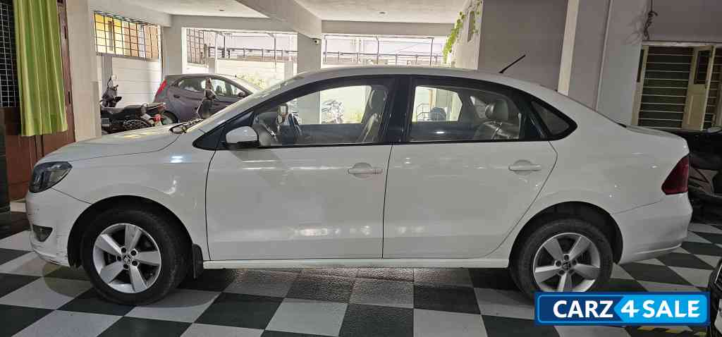 Skoda Rapid 1.5 TDI ambition with alloy wheels Skoda Rapid 1.5 TDI ambition with alloy wheels