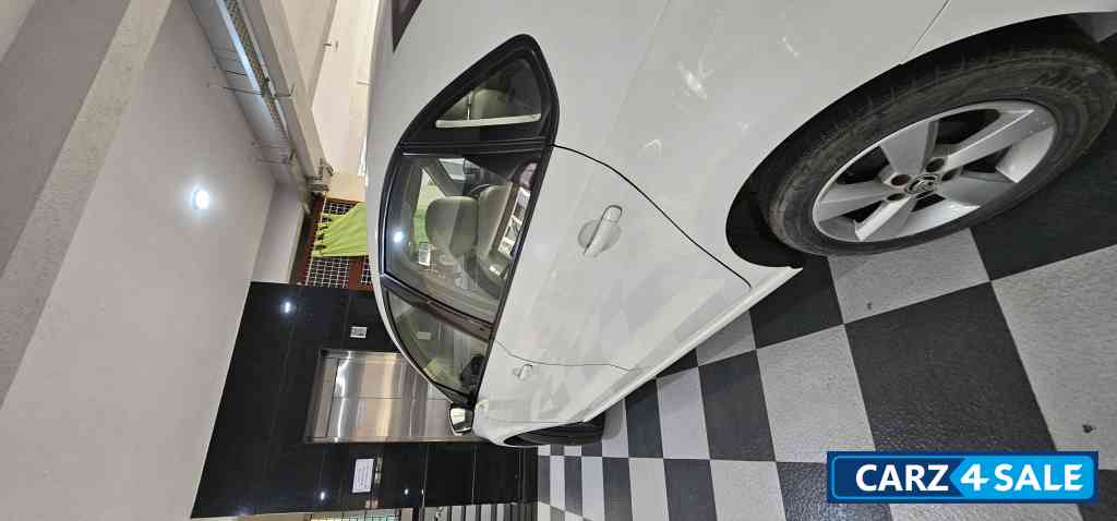 Skoda Rapid 1.5 TDI ambition with alloy wheels Skoda Rapid 1.5 TDI ambition with alloy wheels