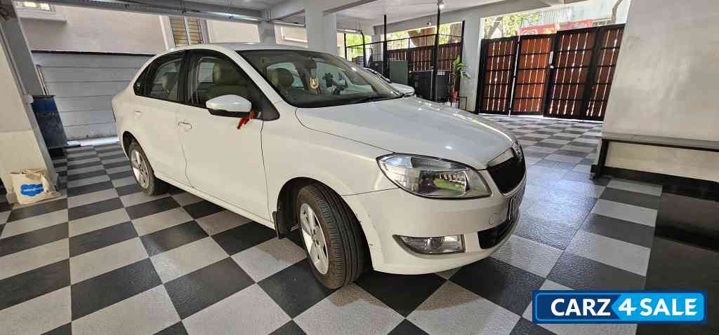 Skoda Rapid 1.5 TDI ambition with alloy wheels Skoda Rapid 1.5 TDI ambition with alloy wheels