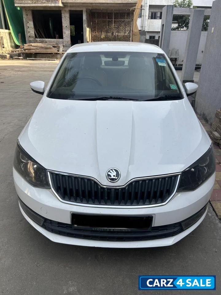 Candy White Skoda Rapid Petrol