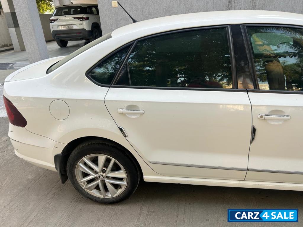 Candy White Skoda Rapid Petrol Candy White Skoda Rapid Petrol