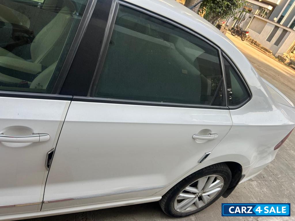 Candy White Skoda Rapid Petrol Candy White Skoda Rapid Petrol