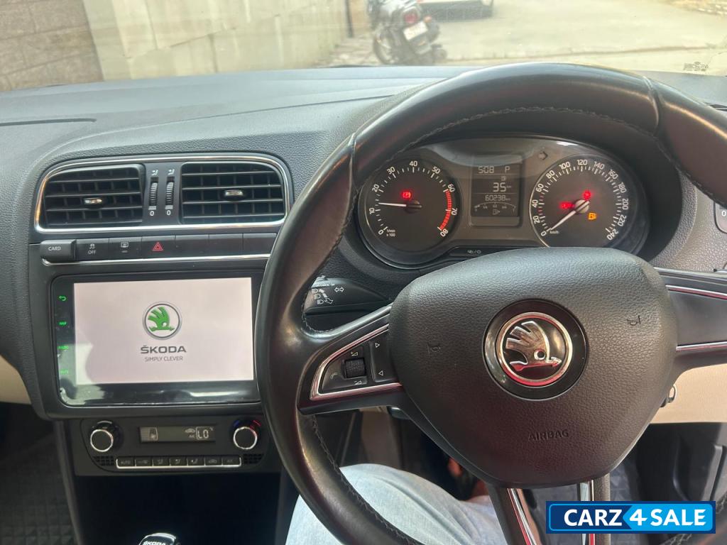 Candy White Skoda Rapid Petrol Candy White Skoda Rapid Petrol