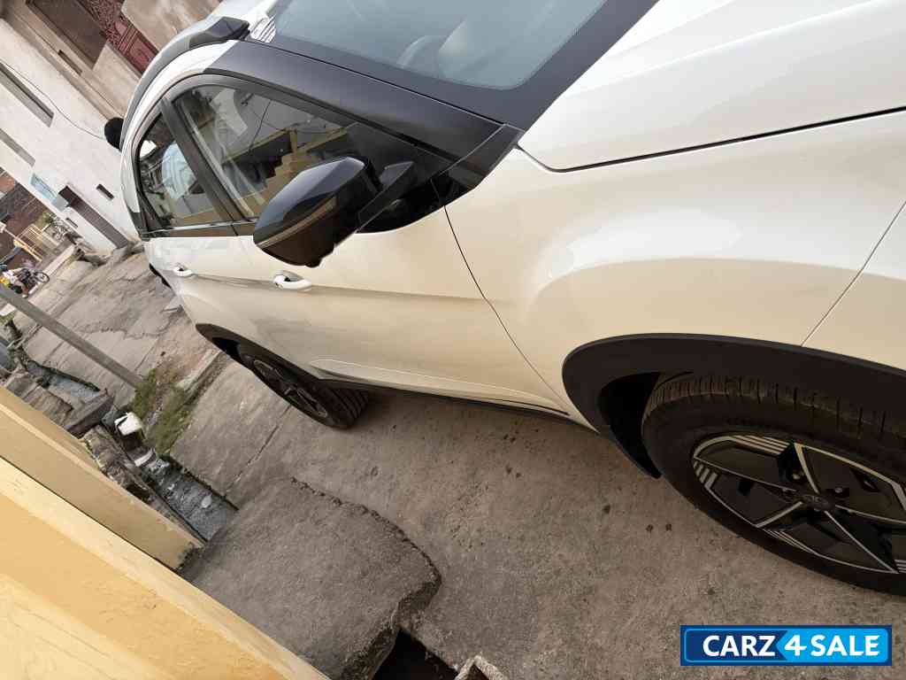 Tata Nexon Creative plus 1.2 petrol MT Tata Nexon Creative plus 1.2 petrol MT