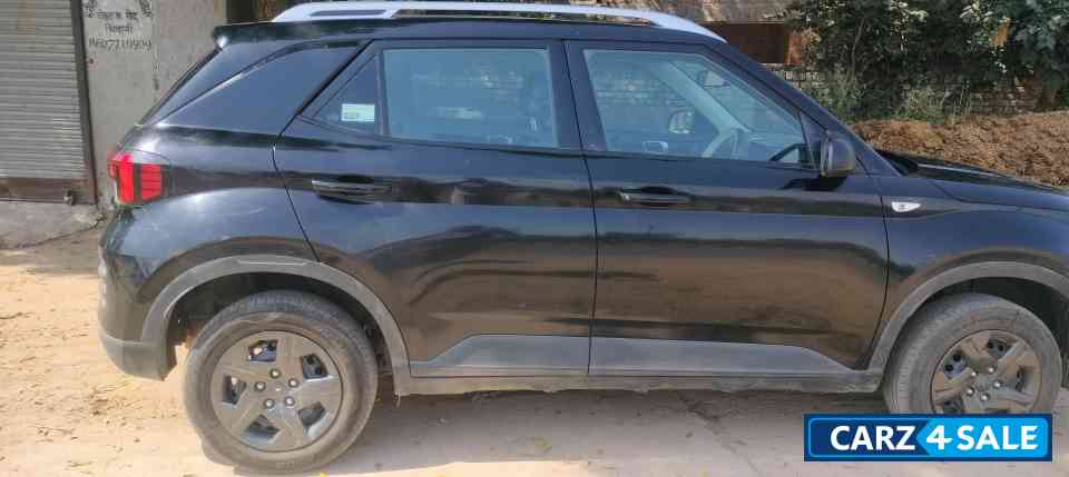 Black Hyundai Venue E Plus Kappa Black Hyundai Venue E Plus Kappa