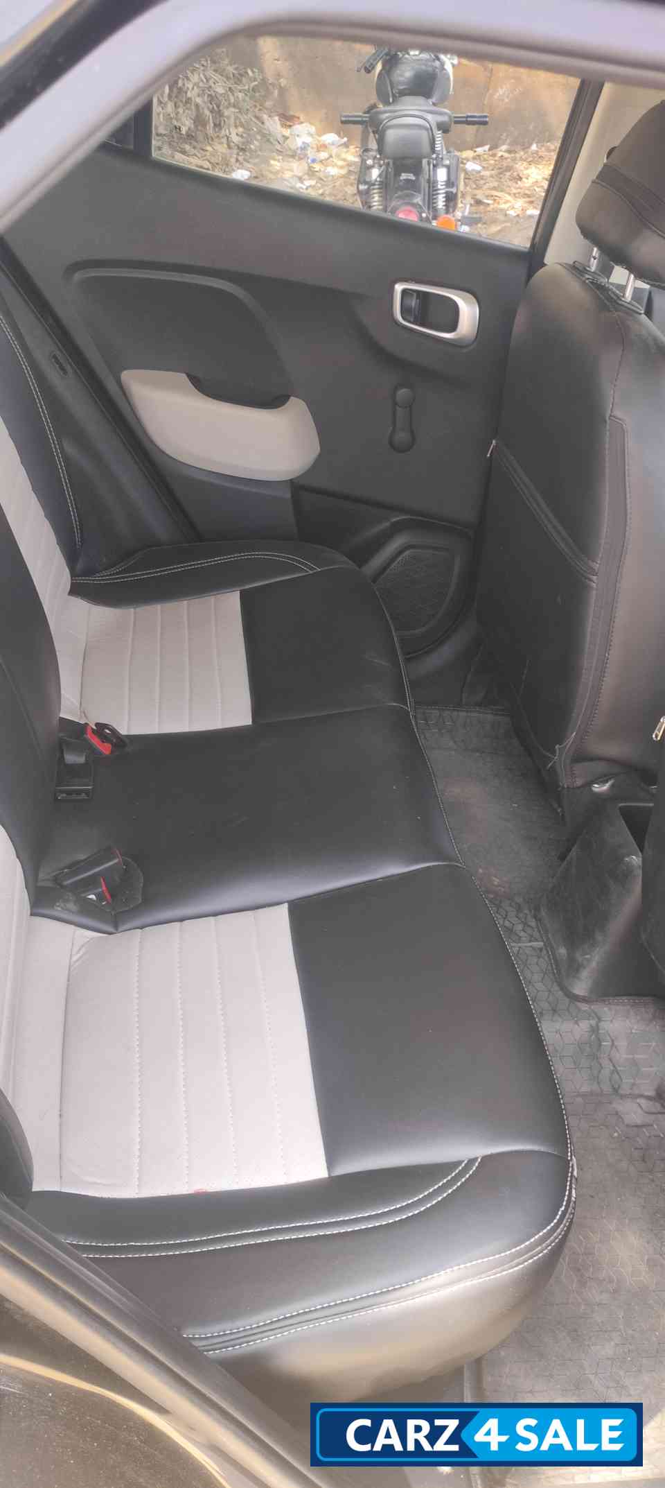 Black Hyundai Venue E Plus Kappa Black Hyundai Venue E Plus Kappa