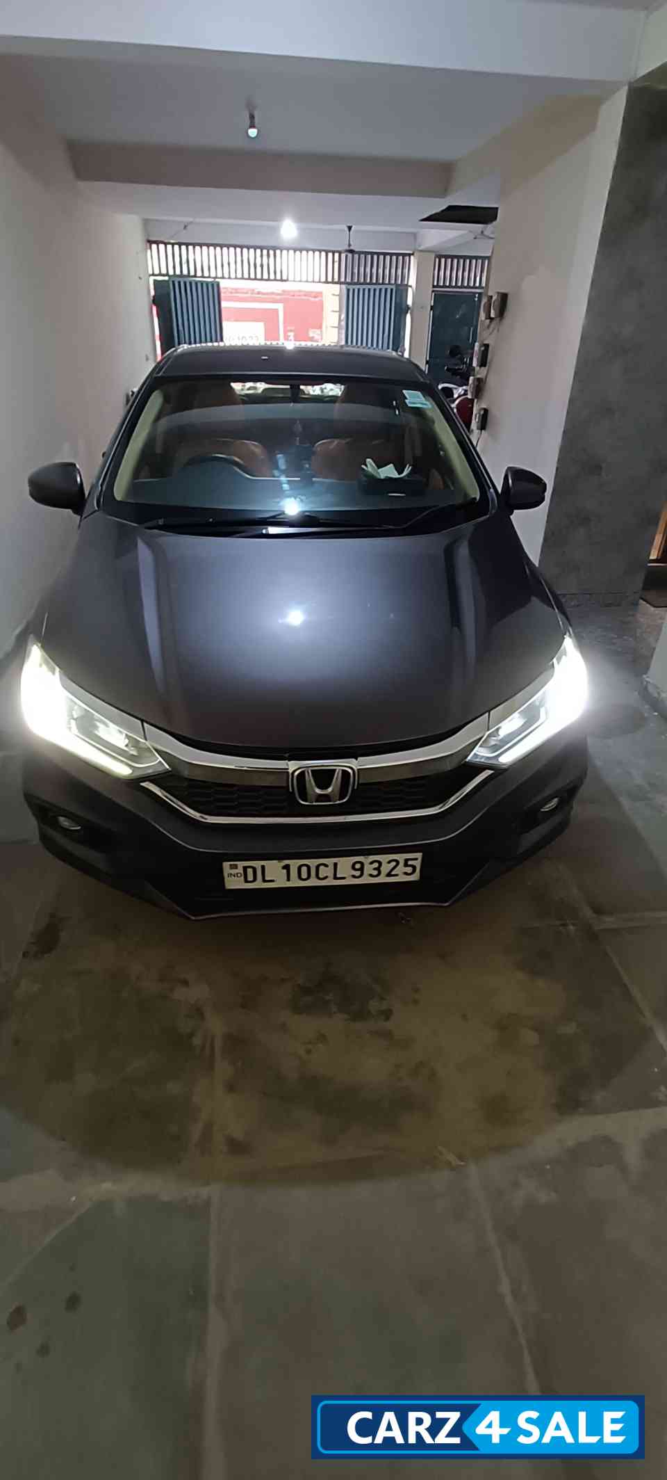 Modern Steel Metallic Honda City 1.5 V MT