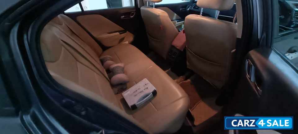 Modern Steel Metallic Honda City 1.5 V MT
