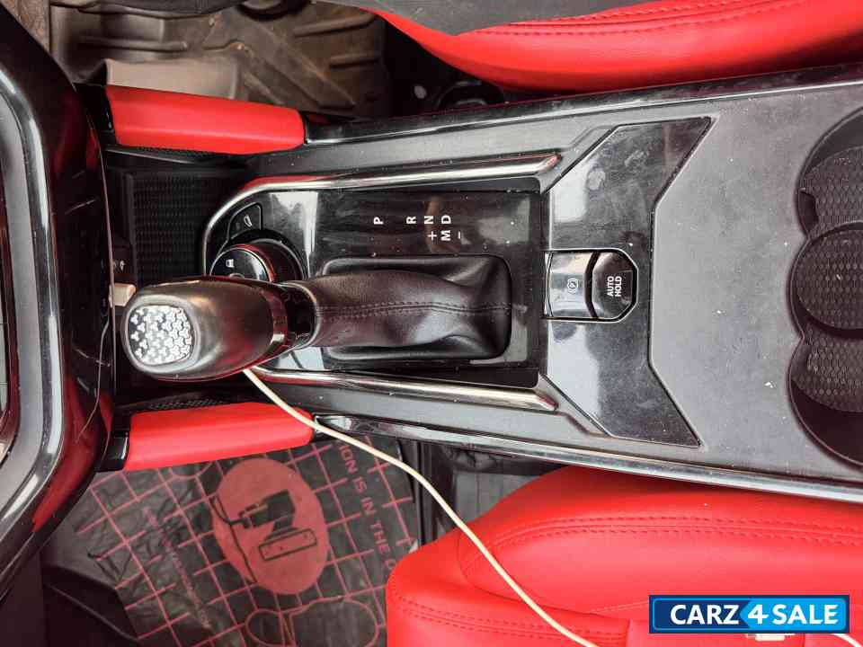 Black Tata Safari XZA PLUS DARK EDETION Black Tata Safari XZA PLUS DARK EDETION