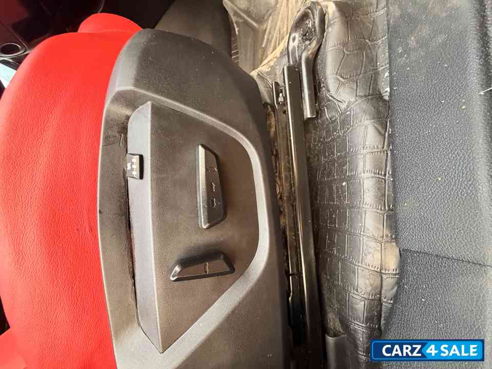 Black Tata Safari XZA PLUS DARK EDETION Black Tata Safari XZA PLUS DARK EDETION