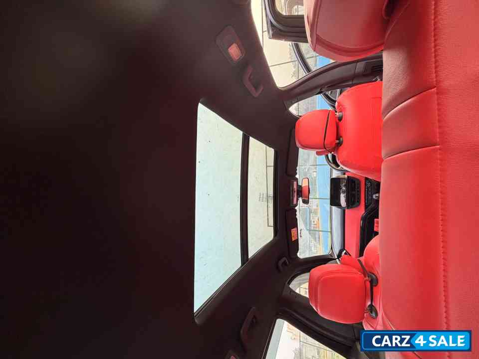Black Tata Safari XZA PLUS DARK EDETION Black Tata Safari XZA PLUS DARK EDETION