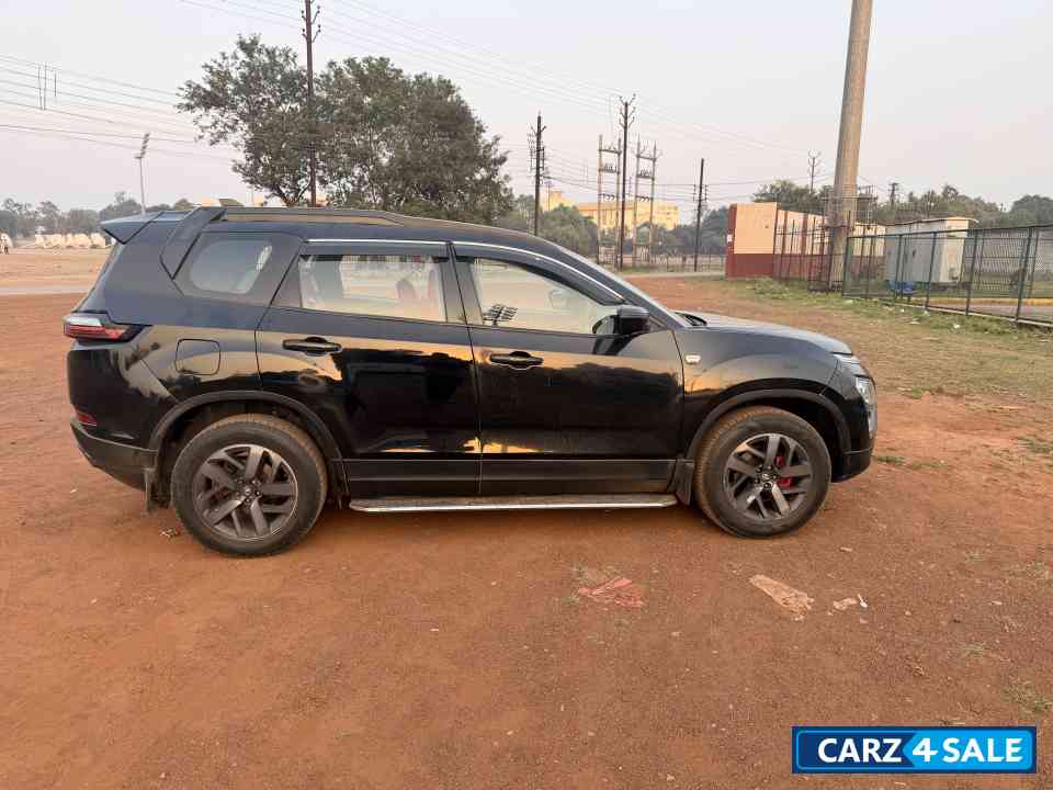 Black Tata Safari XZA PLUS DARK EDETION Black Tata Safari XZA PLUS DARK EDETION