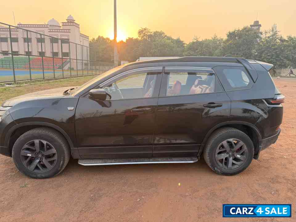 Black Tata Safari XZA PLUS DARK EDETION Black Tata Safari XZA PLUS DARK EDETION