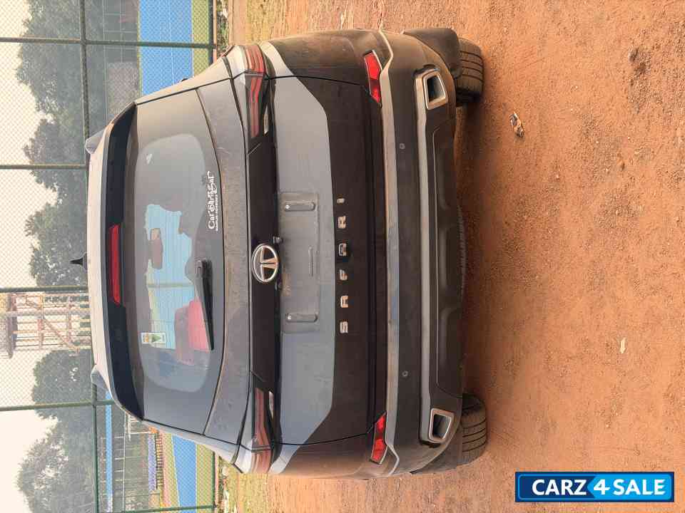 Black Tata Safari XZA PLUS DARK EDETION Black Tata Safari XZA PLUS DARK EDETION