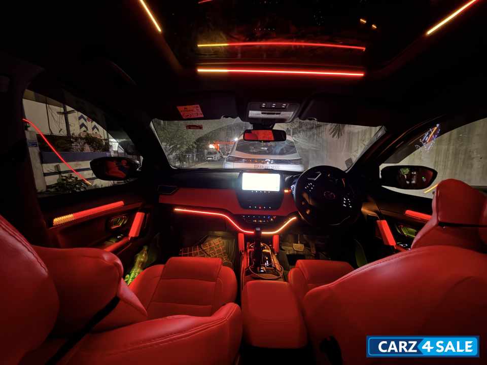 Black Tata Safari XZA PLUS DARK EDETION Black Tata Safari XZA PLUS DARK EDETION
