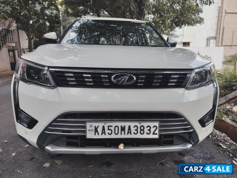 Mahindra XUV300 W8 (0)