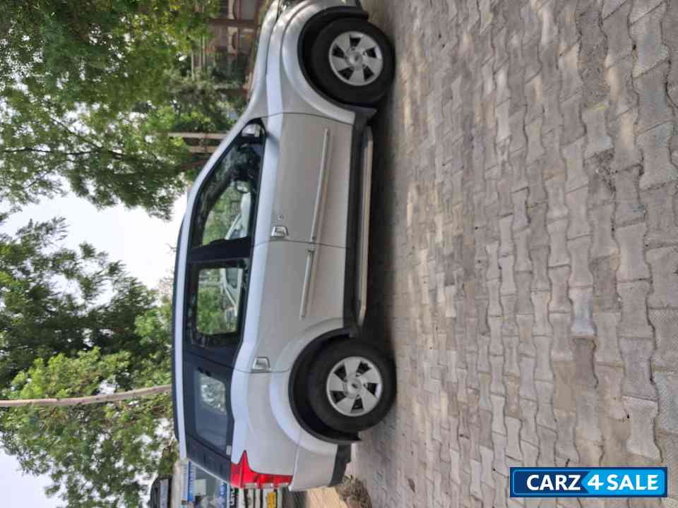Mahindra XUV 500 W6 Mahindra XUV 500 W6