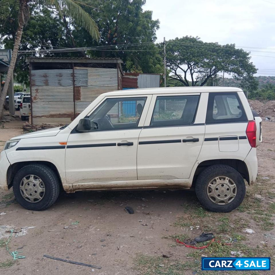 White Mahindra Bolero Neo N4 Diesel White Mahindra Bolero Neo N4 Diesel
