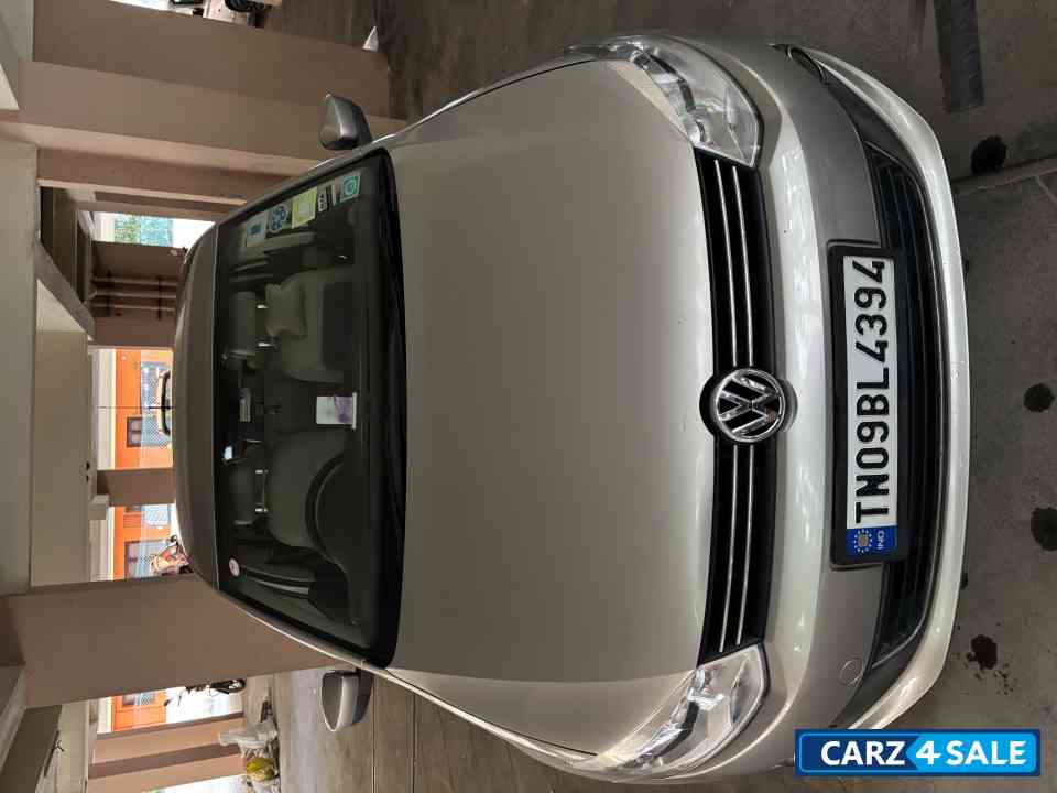 Terra Beige Volkswagen Vento Highline