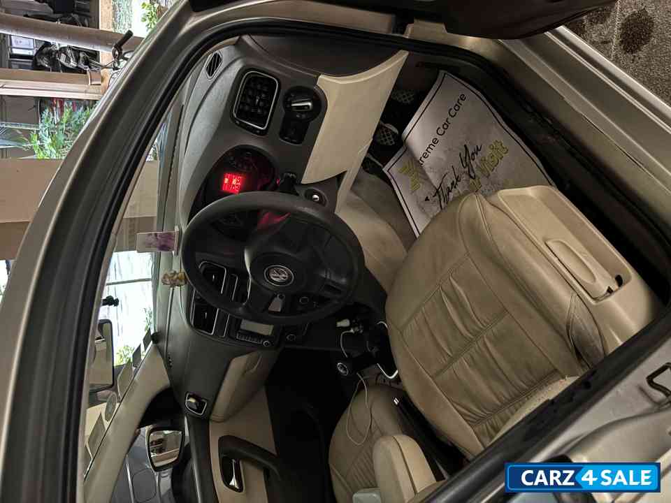 Terra Beige Volkswagen Vento Highline Terra Beige Volkswagen Vento Highline