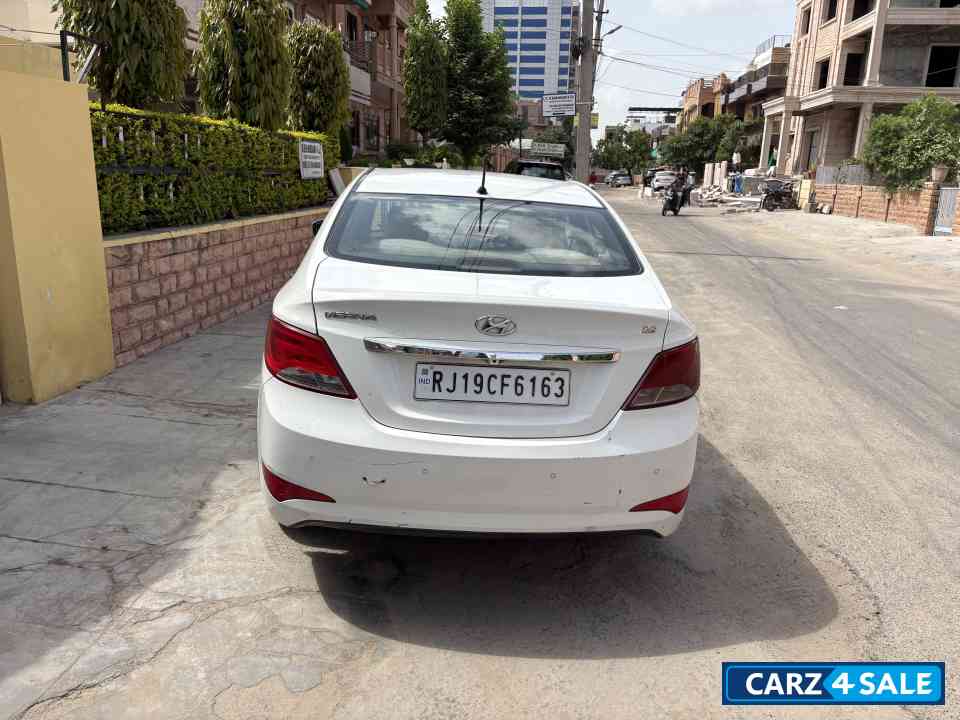 Hyundai Verna Verna FL 1.6 CRDI S (O) Hyundai Verna Verna FL 1.6 CRDI S (O)
