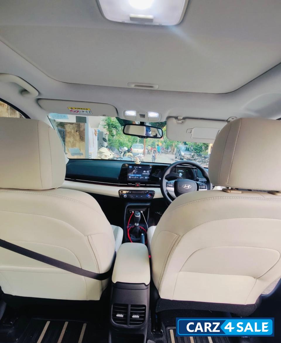 White Hyundai Verna 2023 New Model White Hyundai Verna 2023 New Model