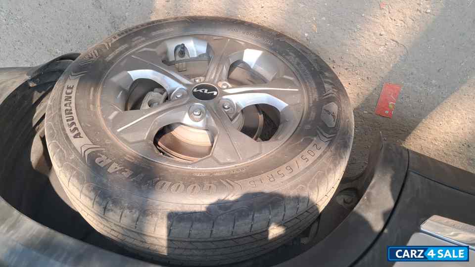 Silver Kia Seltos HTK+ IMT TURBO