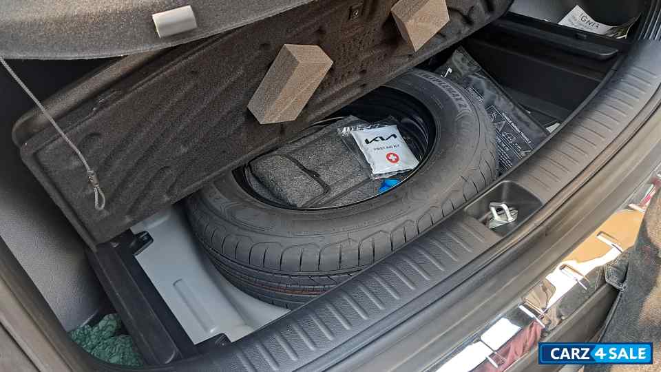 Silver Kia Seltos HTK+ IMT TURBO