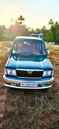 Siver Green Toyota Qualis RS variant