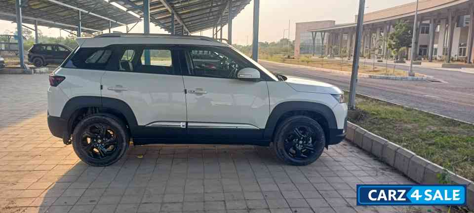 White Maruti Suzuki Brezza ZXI smart hybrid White Maruti Suzuki Brezza ZXI smart hybrid
