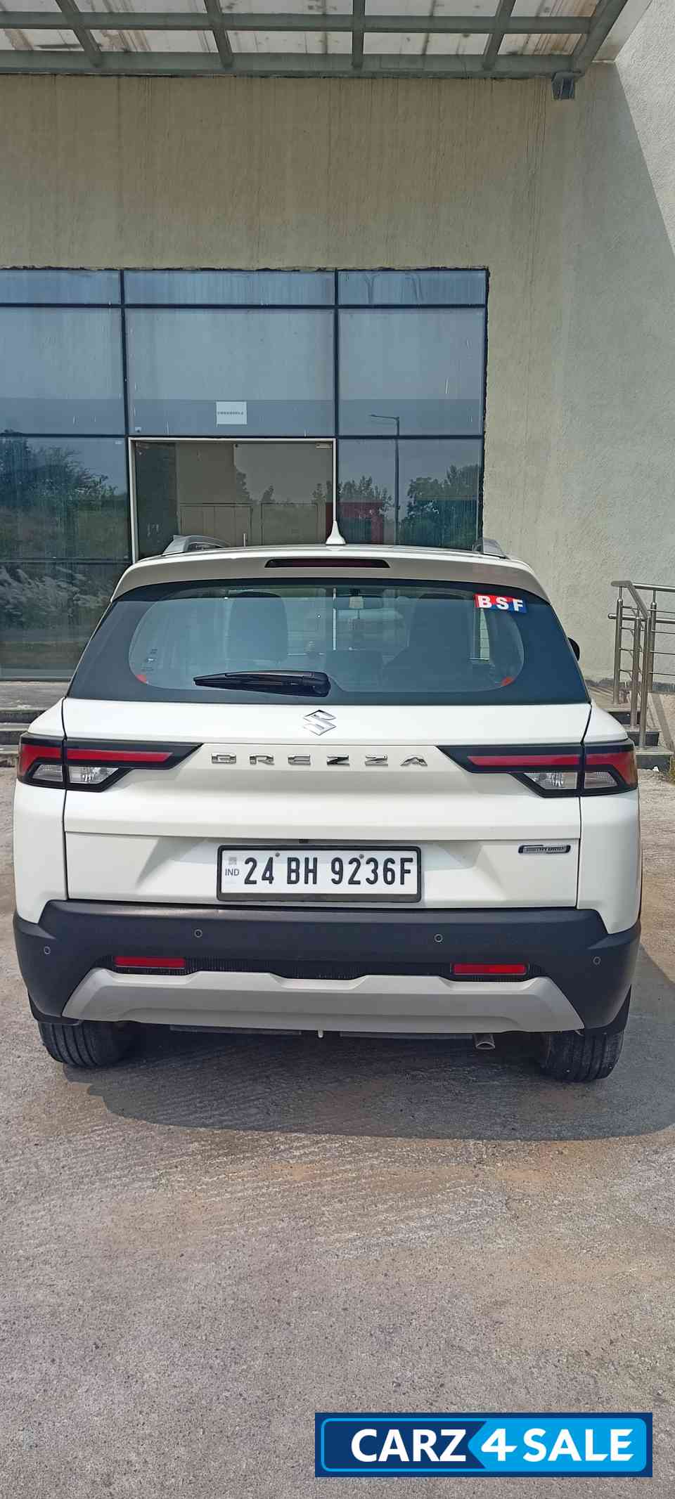 White Maruti Suzuki Brezza ZXI smart hybrid White Maruti Suzuki Brezza ZXI smart hybrid
