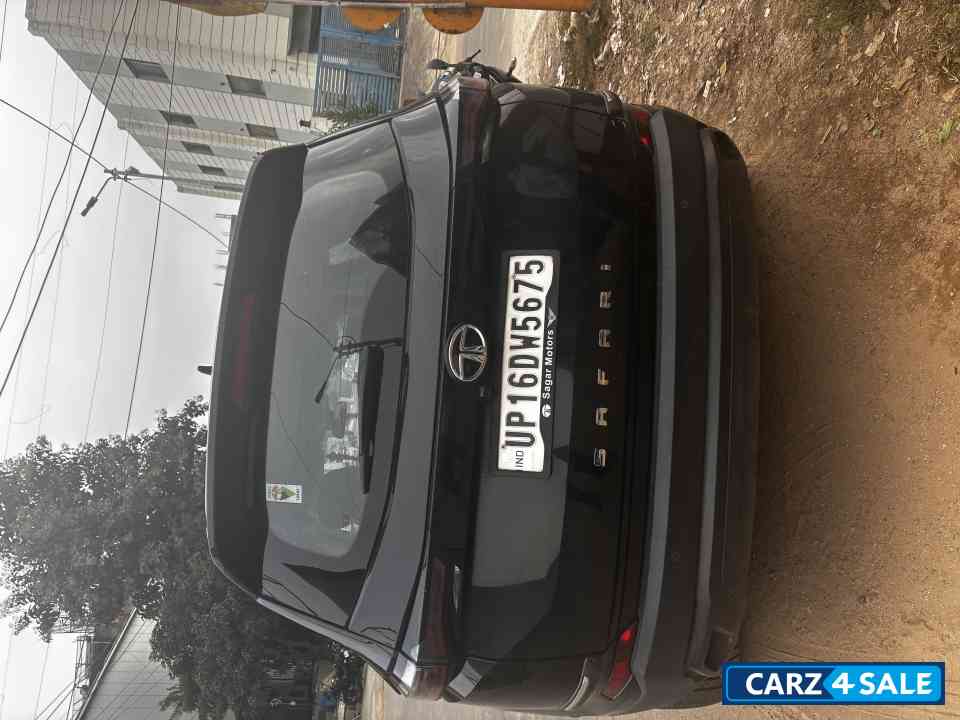 Tata Safari XT+ Dark edition Tata Safari XT+ Dark edition