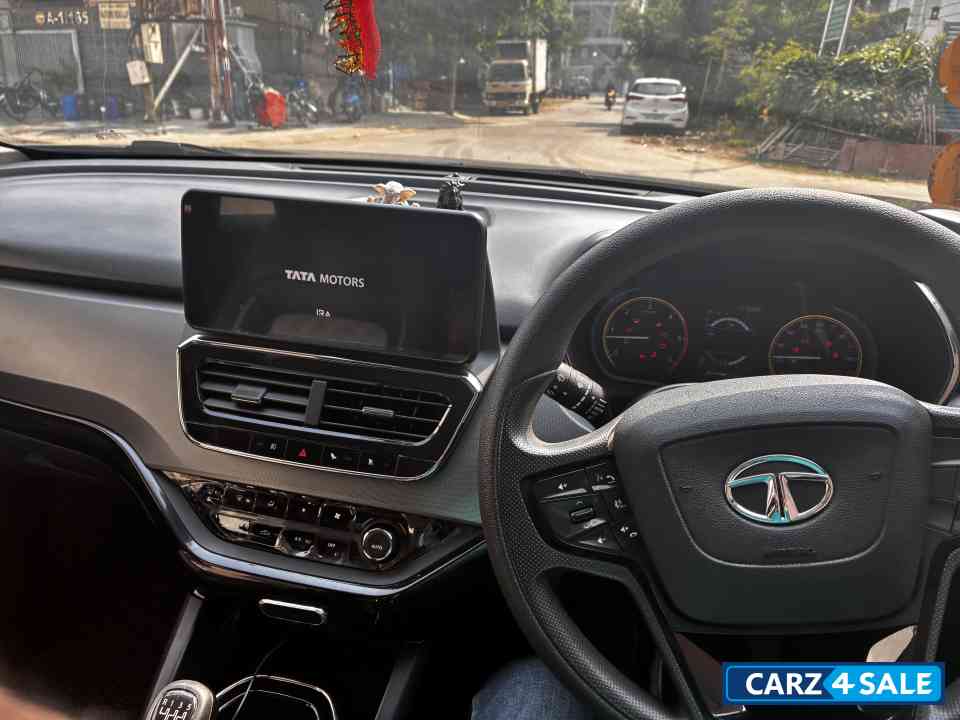 Tata Safari XT+ Dark edition Tata Safari XT+ Dark edition