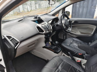 White Ford Ecosport Titanium