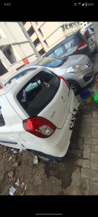 White Maruti Suzuki Alto 800