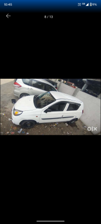 White Maruti Suzuki Alto 800