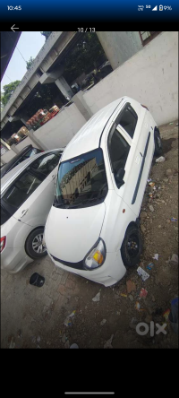 White Maruti Suzuki Alto 800