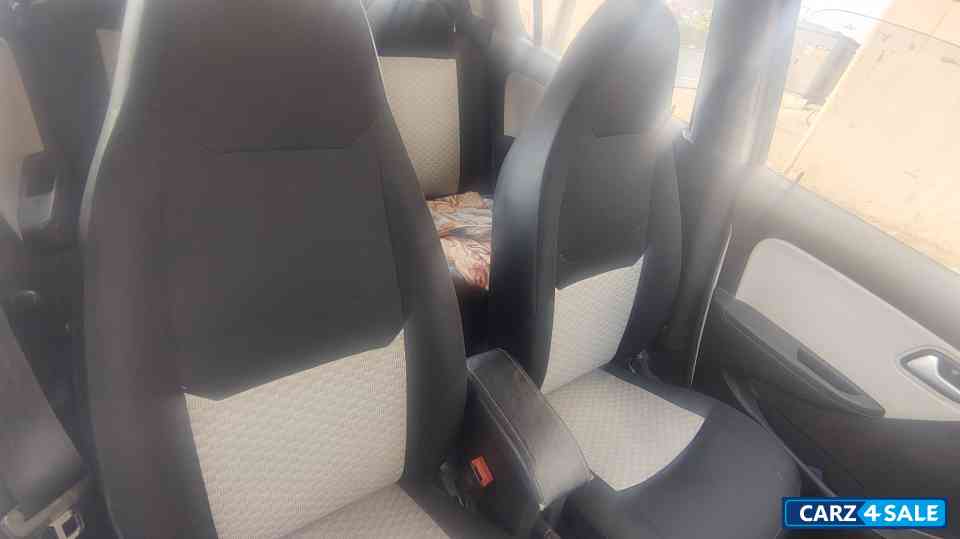 White Maruti Suzuki Alto 800 White Maruti Suzuki Alto 800