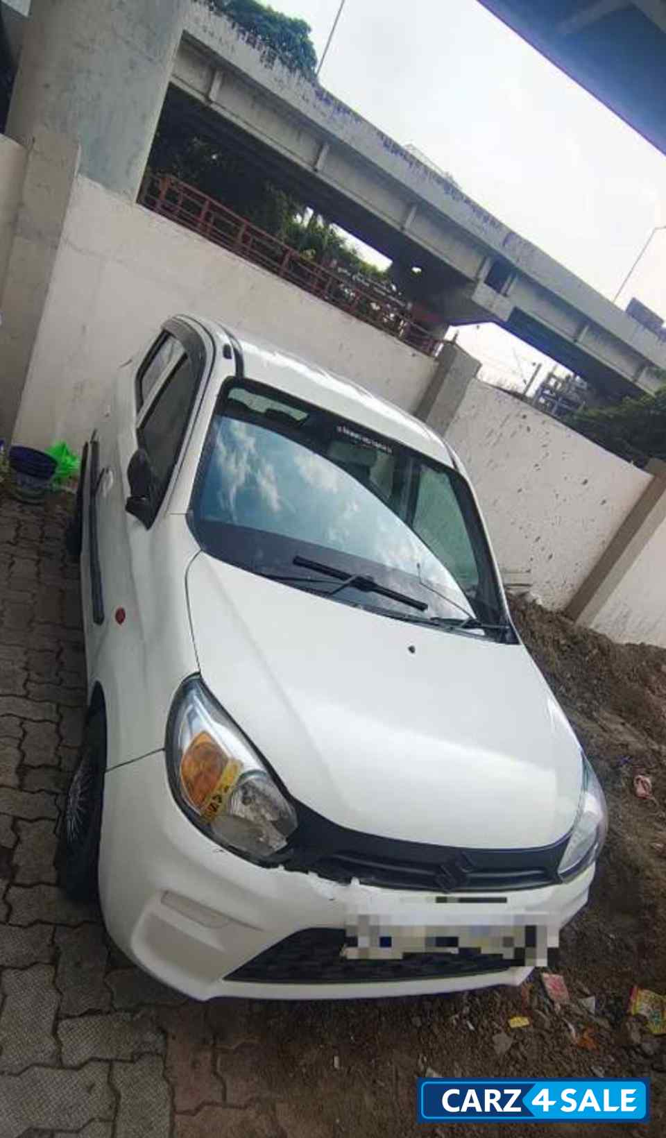 White Maruti Suzuki Alto 800 White Maruti Suzuki Alto 800