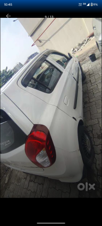 White Maruti Suzuki Alto 800