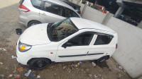 White Maruti Suzuki Alto 800