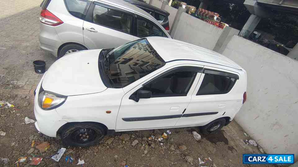 White Maruti Suzuki Alto 800 White Maruti Suzuki Alto 800