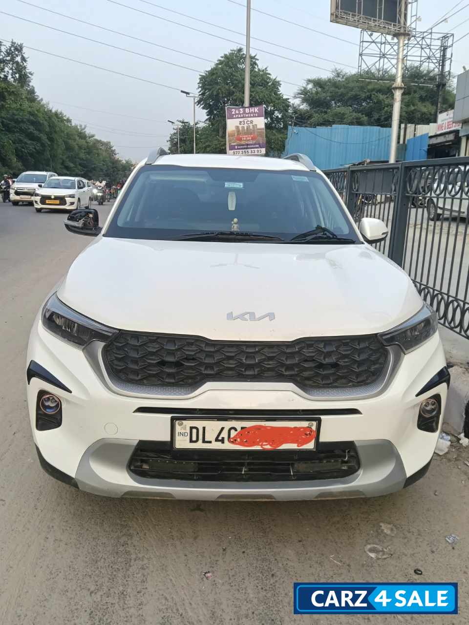 White Kia Sonet Hte