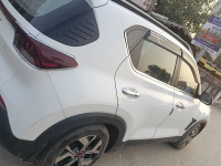 White Kia Sonet Hte