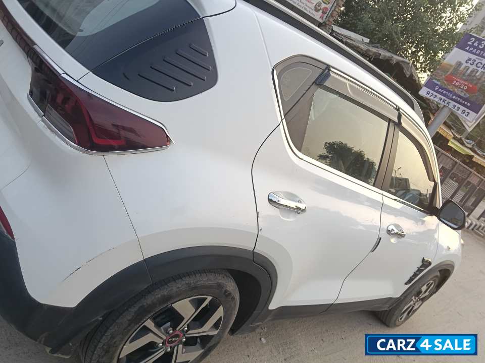 White Kia Sonet Hte White Kia Sonet Hte