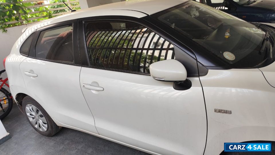 White Maruti Suzuki Baleno 1.3 Delta White Maruti Suzuki Baleno 1.3 Delta
