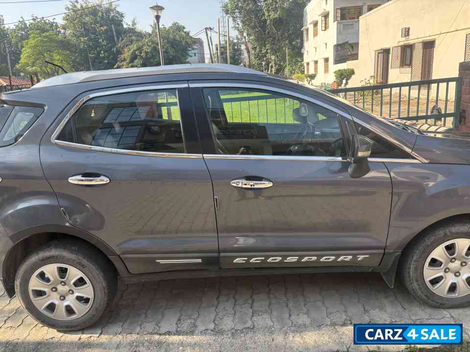 Smoke Grey Ford Ecosport 1.5 trend diesel